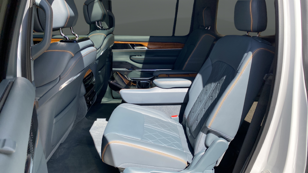 2022 Jeep Grand Wagoneer Series III