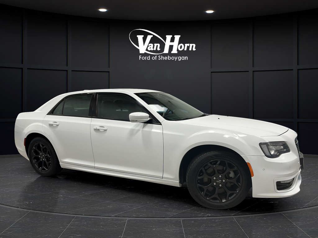 2022 Chrysler 300 Touring