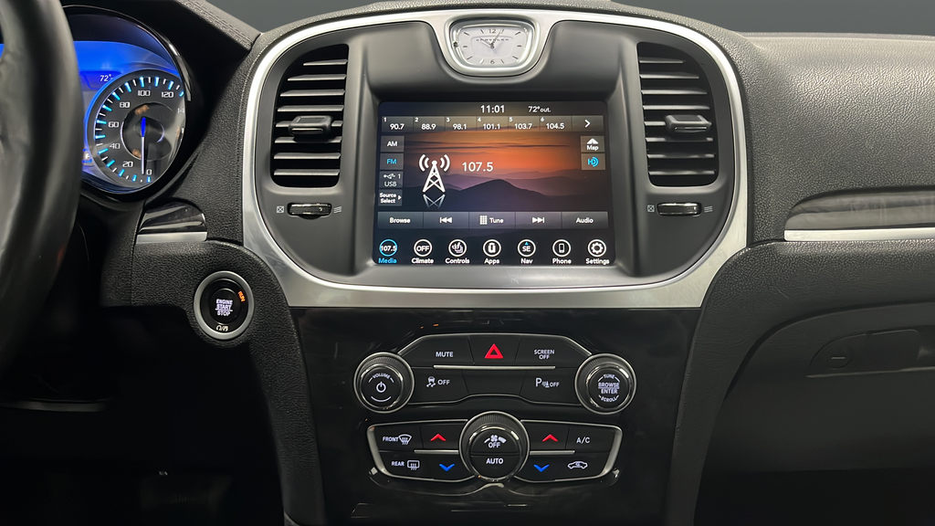 2022 Chrysler 300 Touring