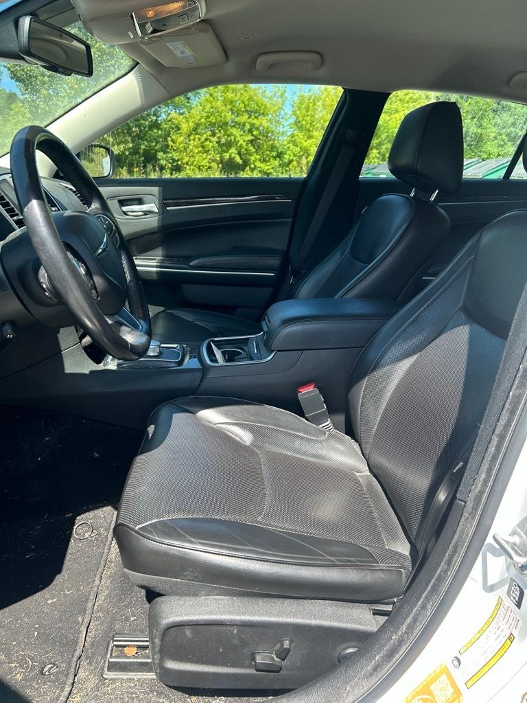 2022 Chrysler 300 Touring