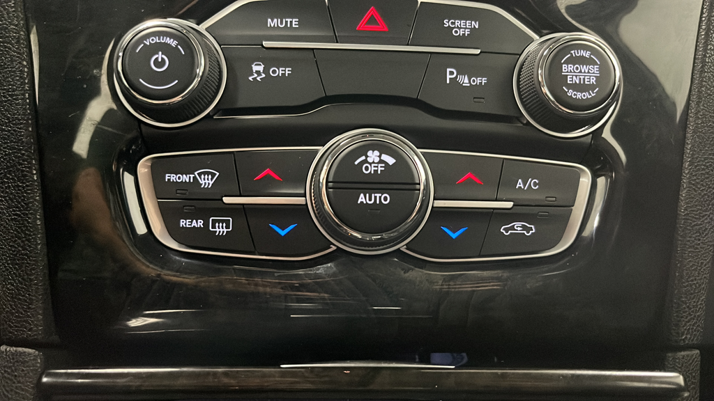 2022 Chrysler 300 Touring