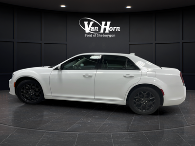 2022 Chrysler 300 Touring