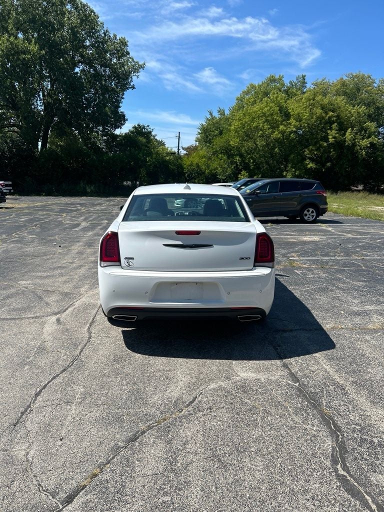 2022 Chrysler 300 Touring