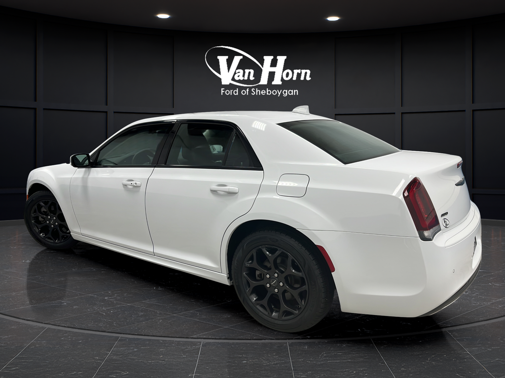 2022 Chrysler 300 Touring