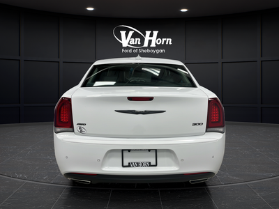 2022 Chrysler 300 Touring