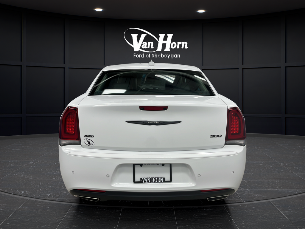 2022 Chrysler 300 Touring