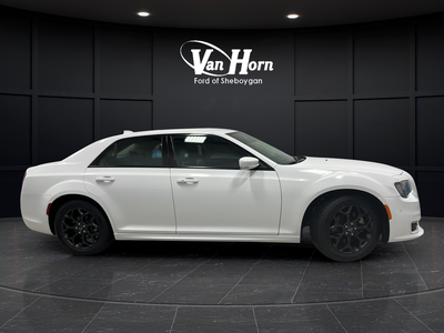 2022 Chrysler 300 Touring