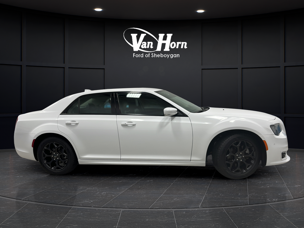 2022 Chrysler 300 Touring