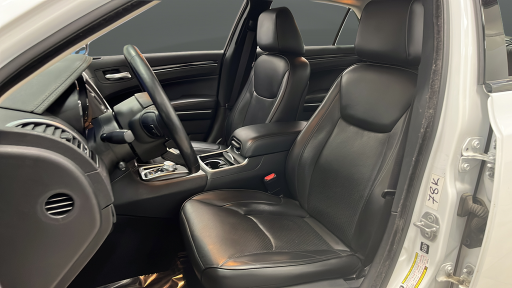 2022 Chrysler 300 Touring