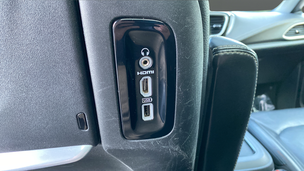 2021 Chrysler Pacifica Touring L