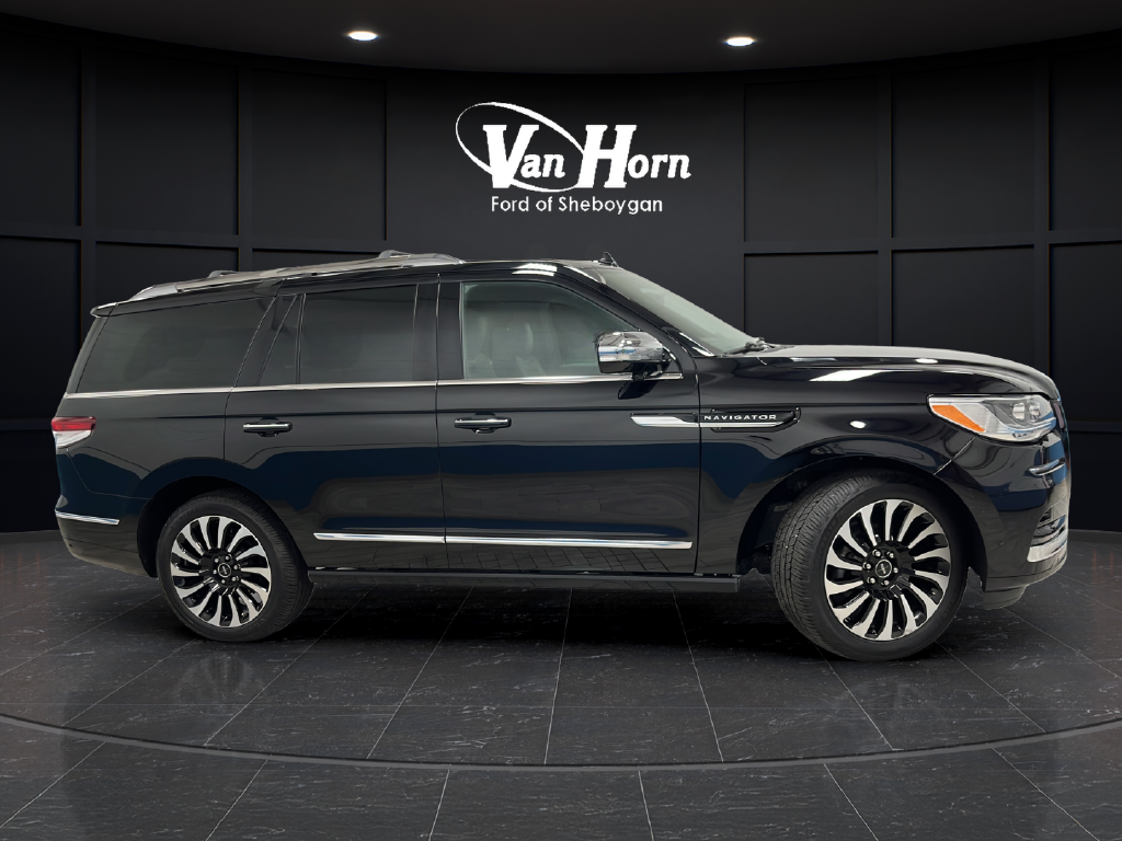 2022 Lincoln Navigator Black Label