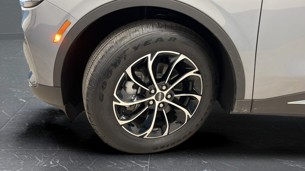 2025 Lincoln Nautilus Premiere Hybrid