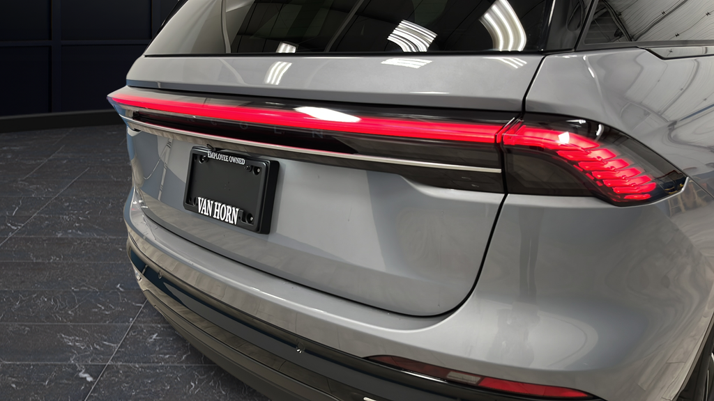 2025 Lincoln Nautilus Premiere Hybrid