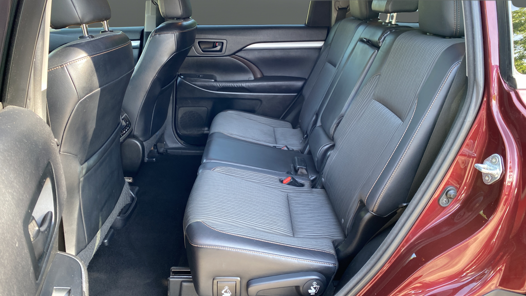 2016 Toyota Highlander LE Plus V6