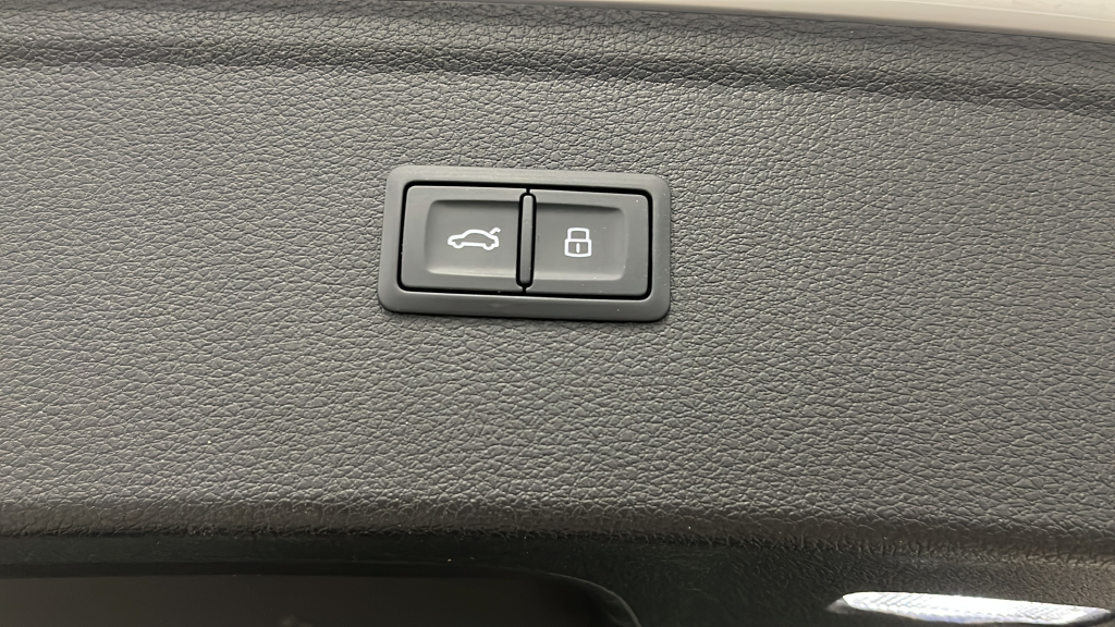 2024 Audi Q5 45 S line Premium quattro