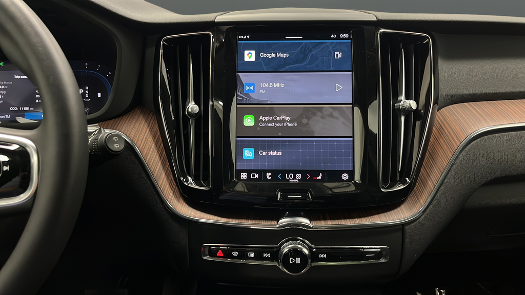 2024 Volvo XC60 B5 Plus Dark Theme