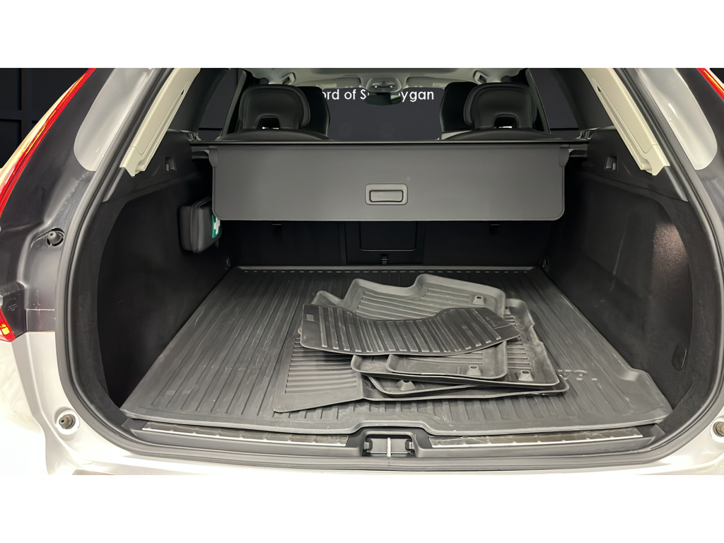 2024 Volvo XC60 B5 Plus Dark Theme