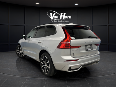 2024 Volvo XC60 B5 Plus Dark Theme