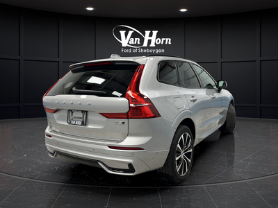 2024 Volvo XC60 B5 Plus Dark Theme