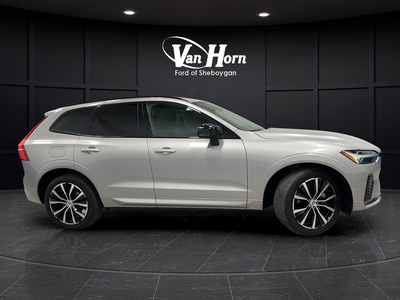 2024 Volvo XC60 B5 Plus Dark Theme