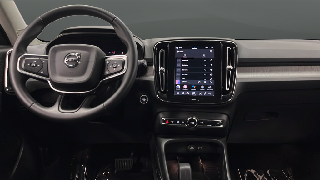 2024 Volvo XC40 B5 Core