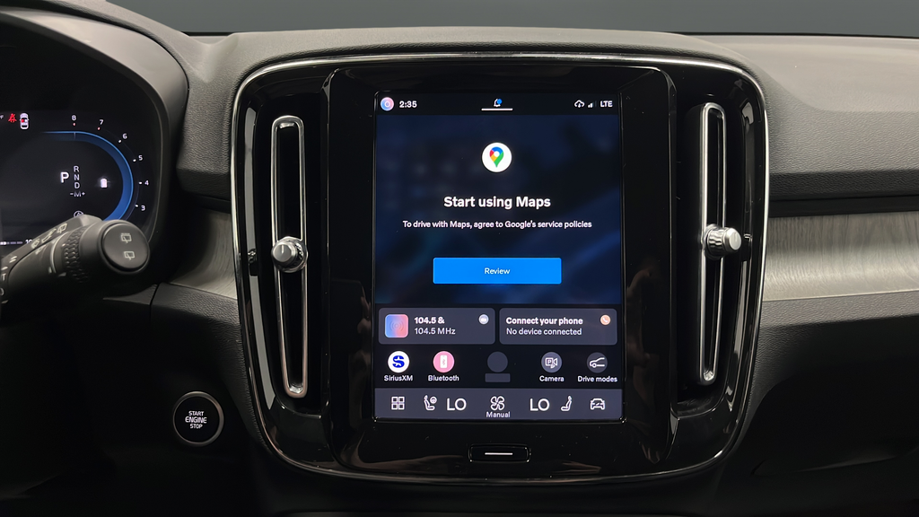 2024 Volvo XC40 B5 Core
