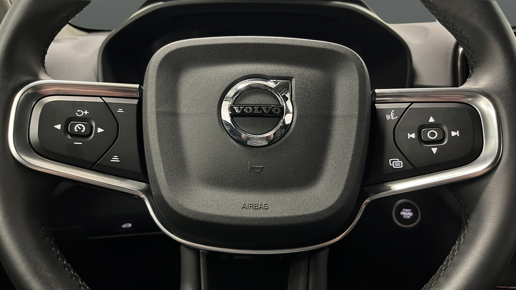 2024 Volvo XC40 B5 Core