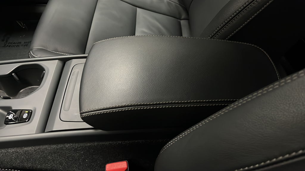 2024 Volvo XC40 B5 Core