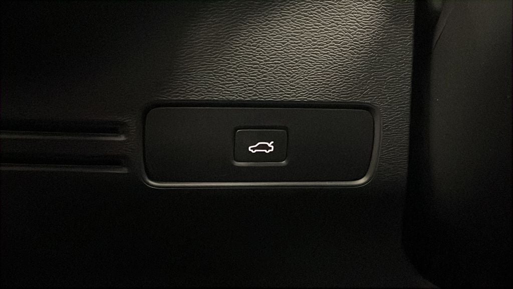 2024 Volvo XC40 B5 Core
