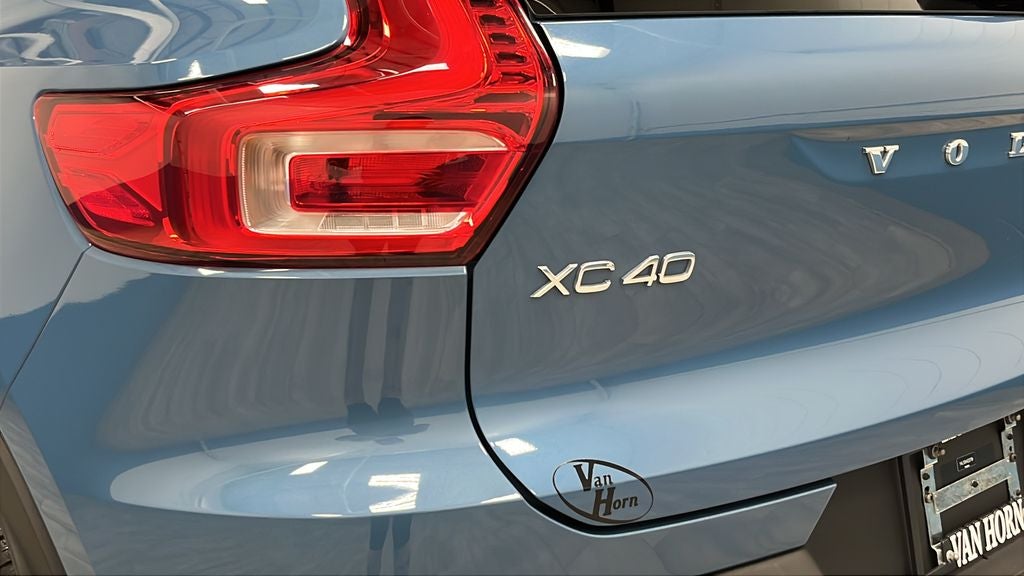 2024 Volvo XC40 B5 Core