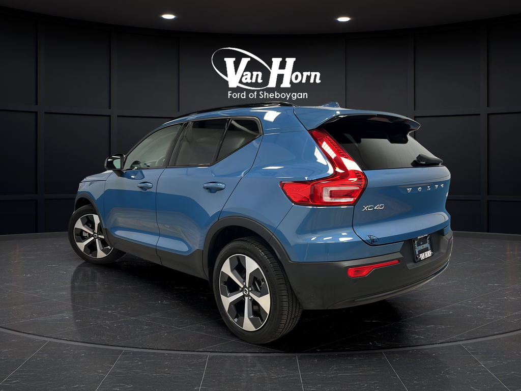 2024 Volvo XC40 B5 Core