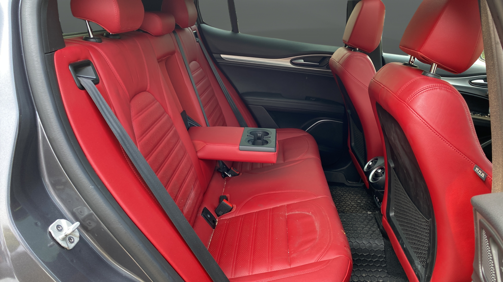 2022 Alfa Romeo Stelvio Veloce