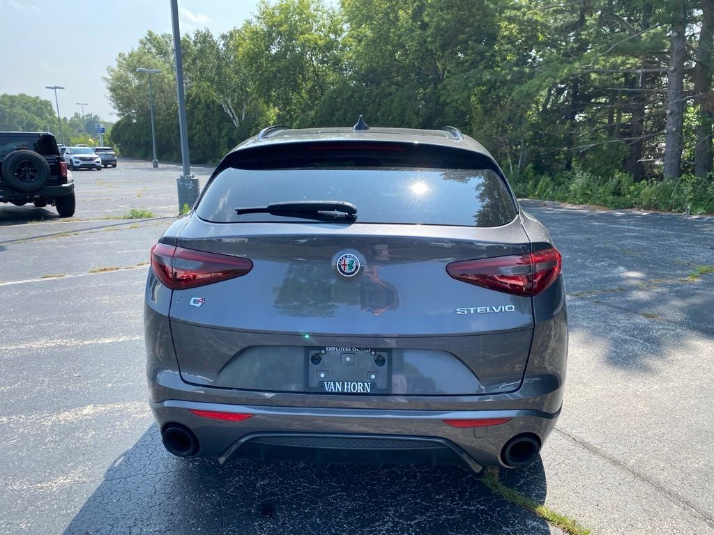 2022 Alfa Romeo Stelvio Veloce