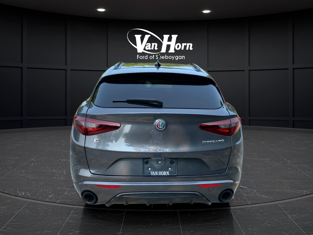 2022 Alfa Romeo Stelvio Veloce