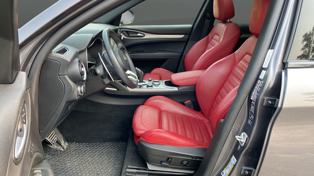2022 Alfa Romeo Stelvio Veloce